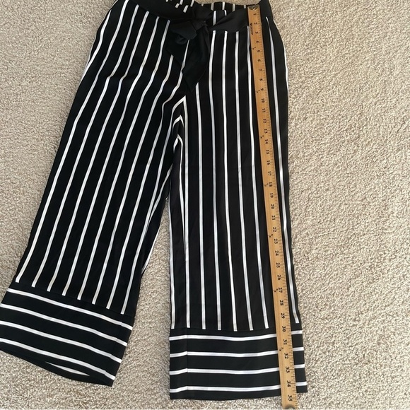 INC International Concepts. Size Small. Cropped Wide Leg Pants. Stripped - Picture 4 of 7